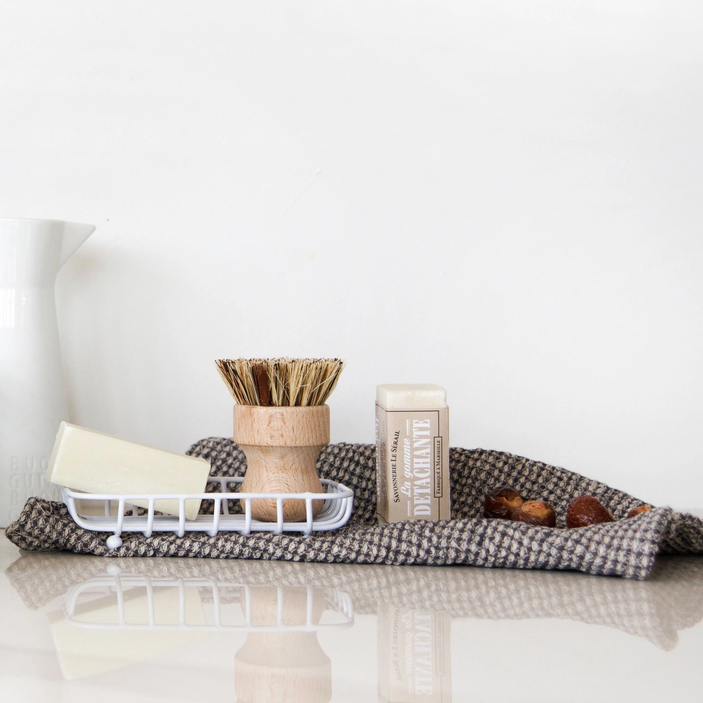 Bicarbonate stain remover soap